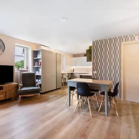 Aloha 曼代洛-德尔拉里奥